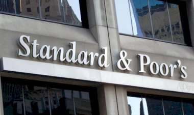Standard and Poors’  cuts Sri Lanka rating outlook as reserves fall