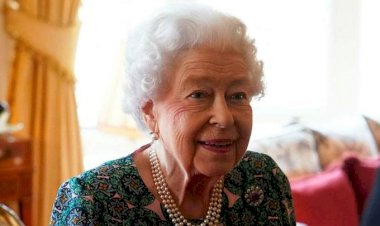 Queen Elizabeth tests positive for COVID-19