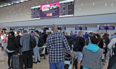 Perth Airport flights cancelled as refuelling issue grounds planes