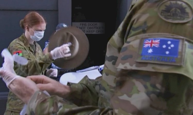 Army to doorknock in Melbourne to help with contact tracing  as 300 new cases & 6 deaths recorded overnight
