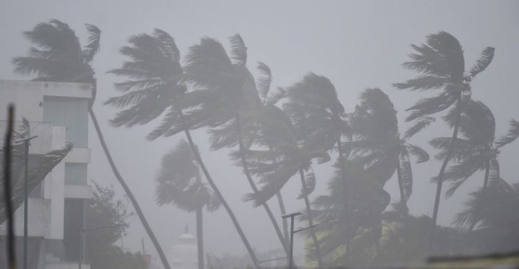 Cyclonic storm ‘BUREVI’  moving away from Sri Lanka without heavy damage