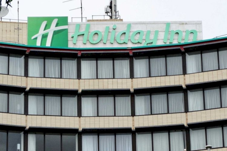 Melbourne’s Holiday Inn cluster grew to 11  amid some states impose border restrictions